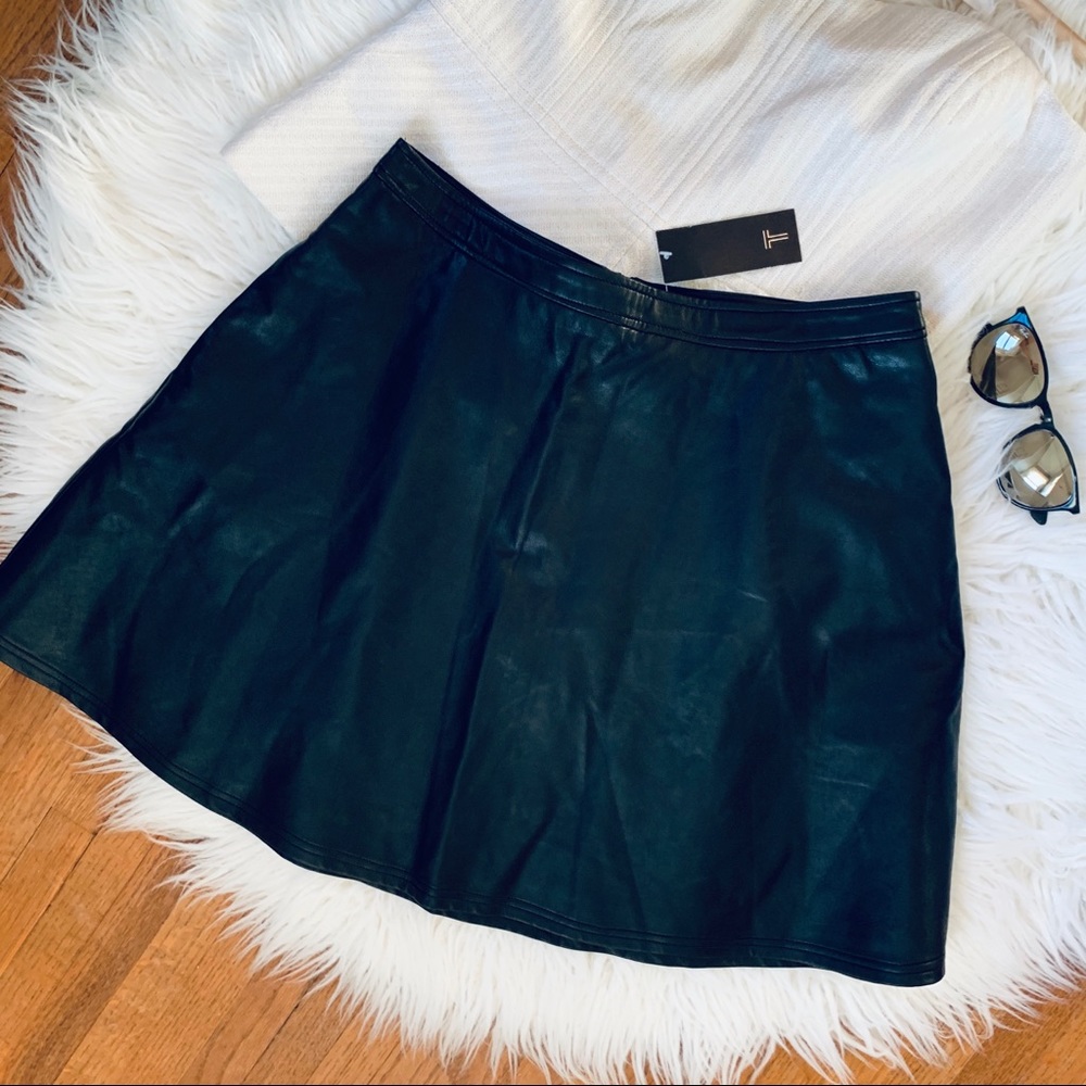 โ๐ป๐ฟsoldโ๐ป๐ฟ TINLEY ROAD NWT black vegan l - Picture 5 of 8